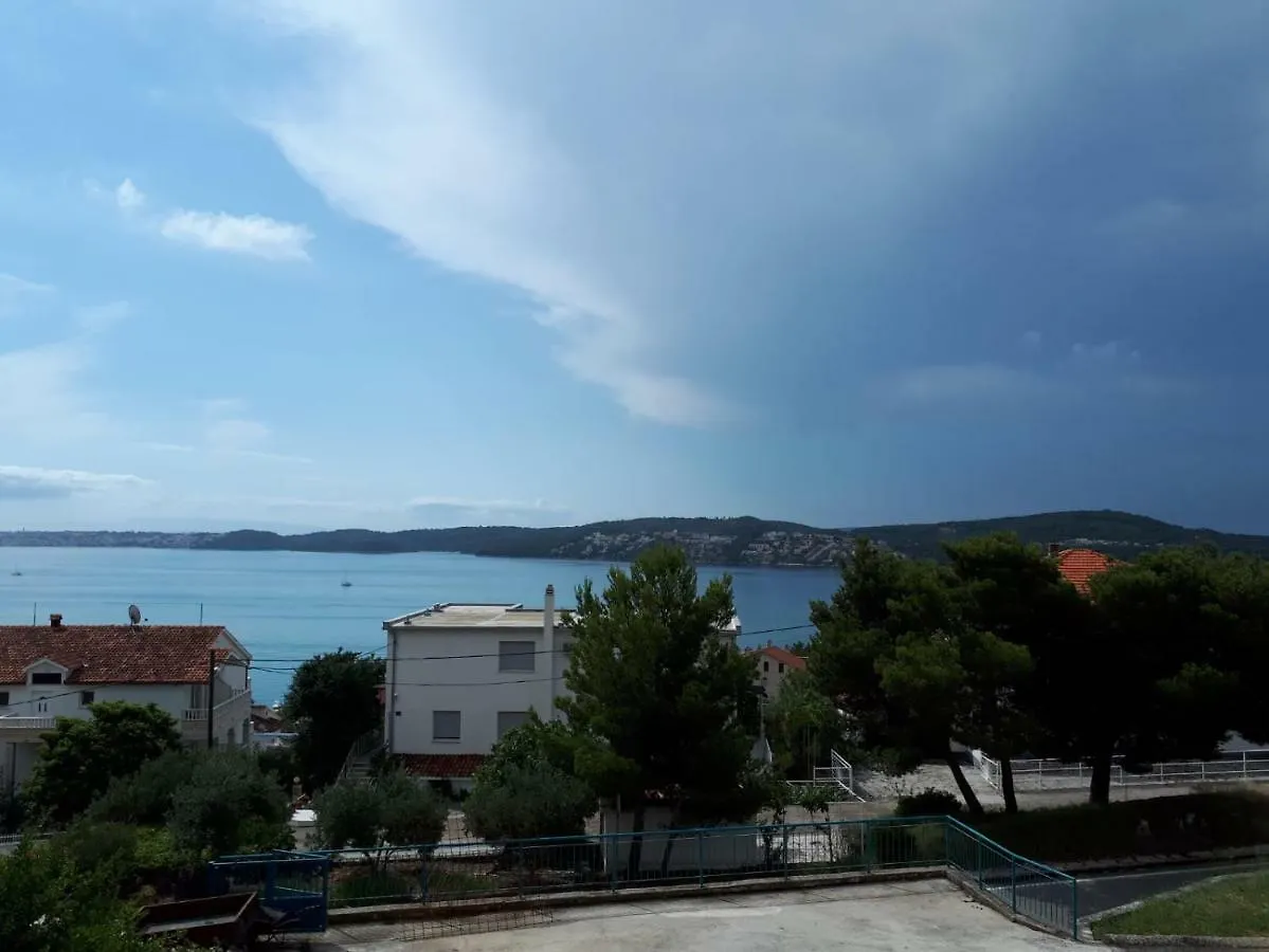 Apartmani Neda Trogir 0*,
